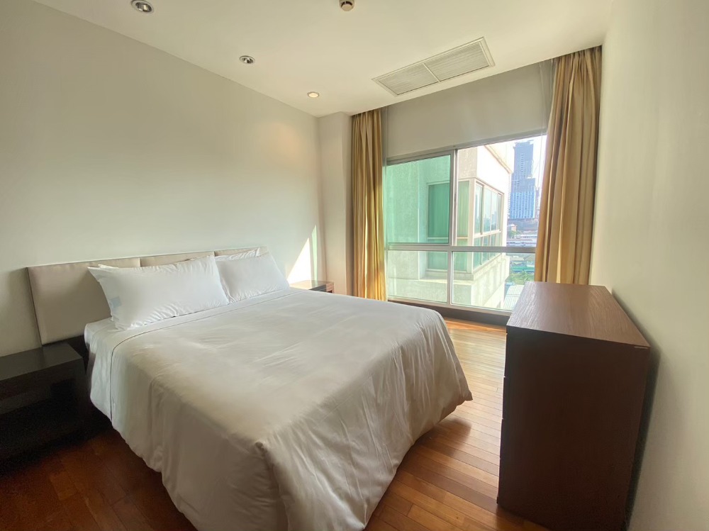 ให้เช่าคอนโดวิทยุ ชิดลม หลังสวน : Royal Residence Park /  / 3 นอน 230 ตร.ม. โทร 0937890899