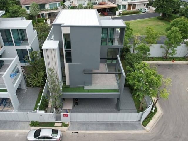 ให้เช่าบ้านพัฒนาการ ศรีนครินทร์ : ให้เช่า บ้านเดี่ยว 3 ชั้น พร้อมเฟอร์นิเจอร์ หมู่บ้าน Vive กรุงเทพกรีฑา สะพานสูง