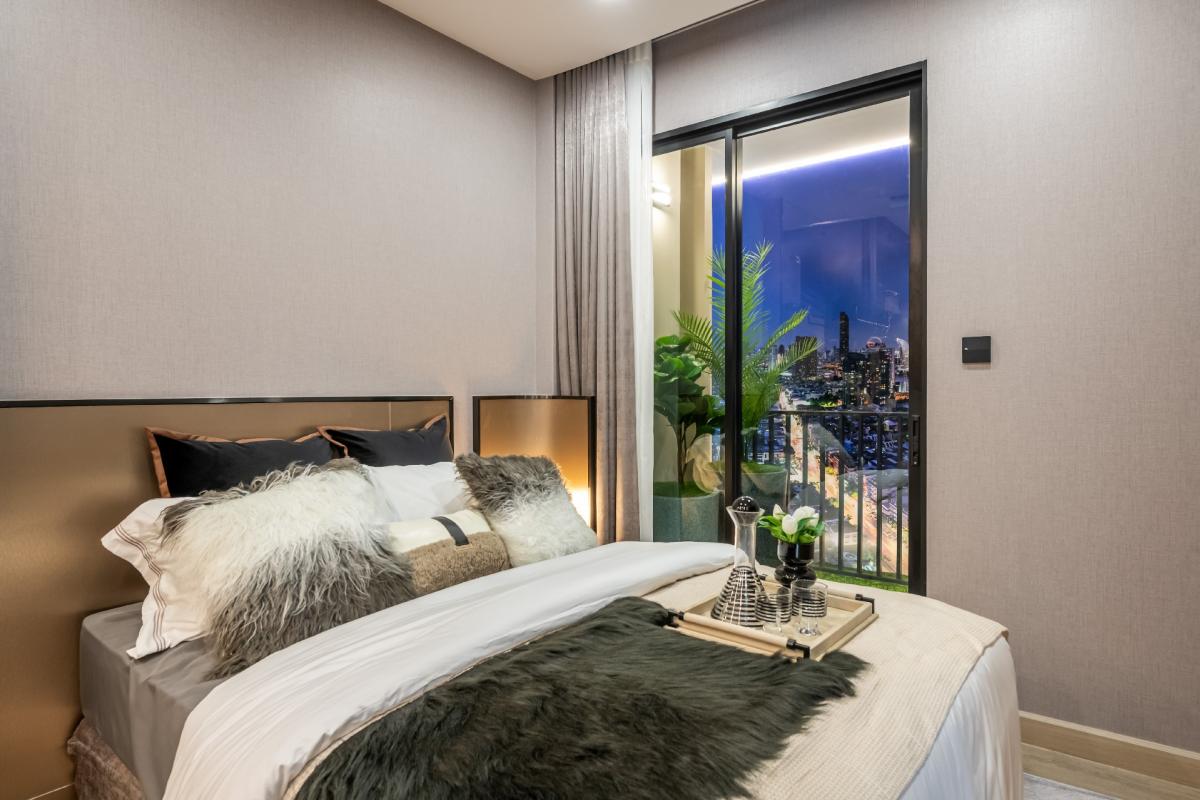 Sale DownCondoWongwianyai, Charoennakor : 🔥 Urgent! The hottest room, selling fast, full view of ICONSIAM + river!🎆 Watch New Year's fireworks from your private room immediately!🏢 1 Bedroom Plus, highest floor, this room has only 1 room per floor!