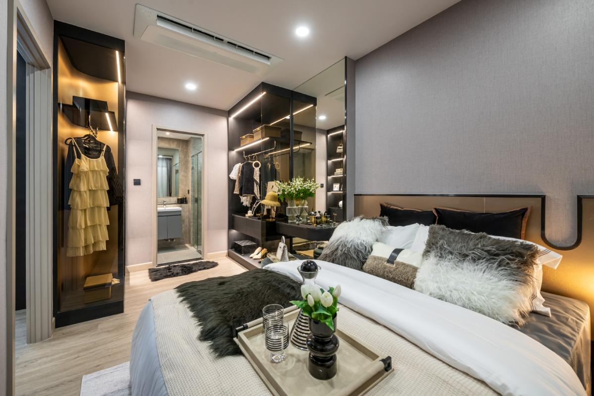 Sale DownCondoWongwianyai, Charoennakor : 🔥 Urgent! The hottest room, selling fast, full view of ICONSIAM + river!🎆 Watch New Year's fireworks from your private room immediately!🏢 1 Bedroom Plus, highest floor, this room has only 1 room per floor!