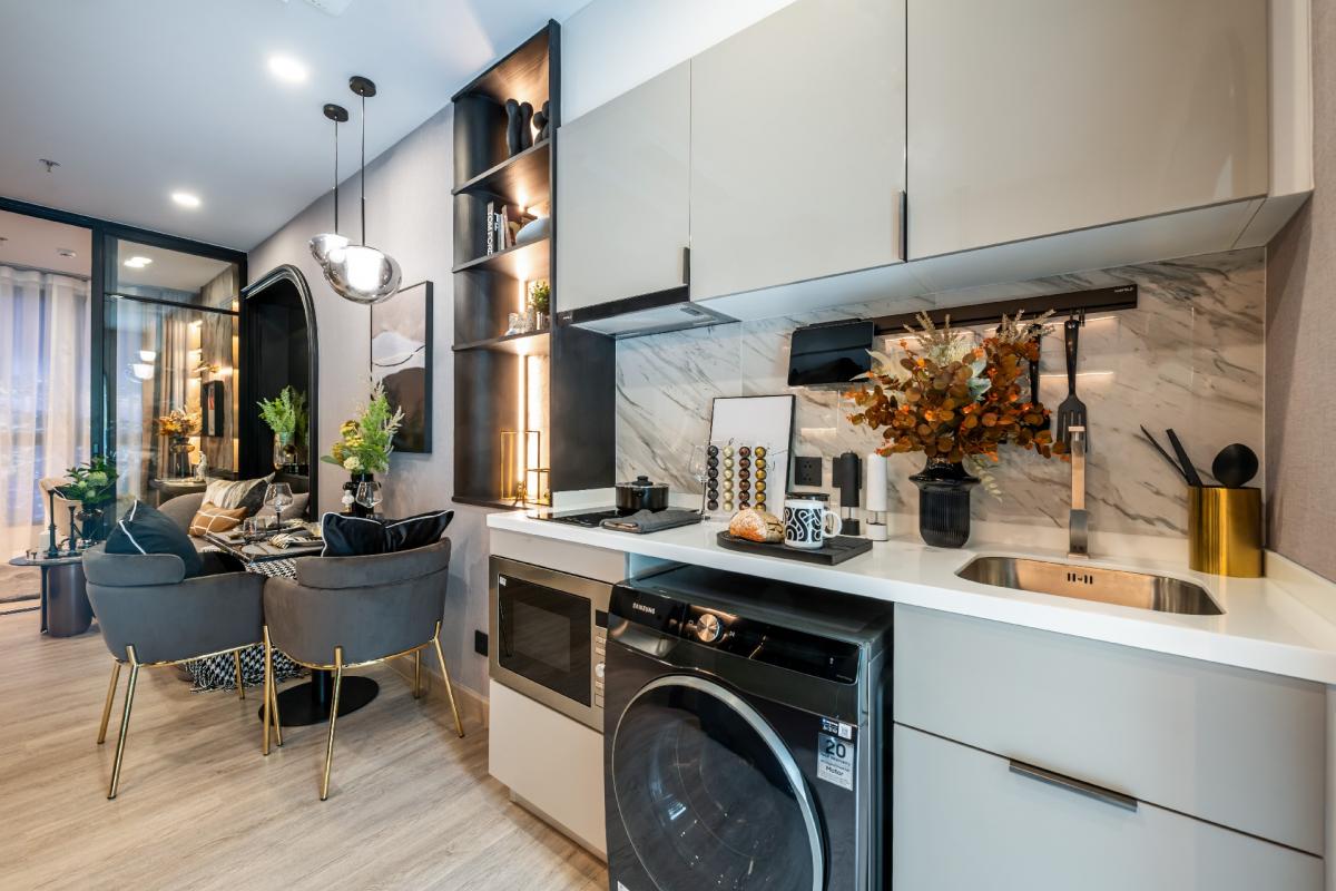 Sale DownCondoWongwianyai, Charoennakor : 🔥 Urgent! The hottest room, selling fast, full view of ICONSIAM + river!🎆 Watch New Year's fireworks from your private room immediately!🏢 1 Bedroom Plus, highest floor, this room has only 1 room per floor!