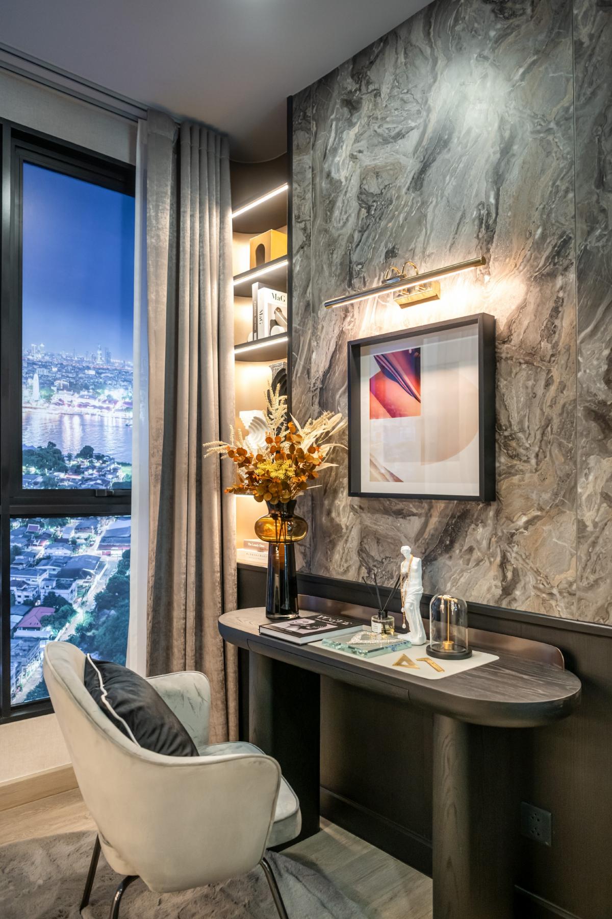 Sale DownCondoWongwianyai, Charoennakor : 🔥 Urgent! The hottest room, selling fast, full view of ICONSIAM + river!🎆 Watch New Year's fireworks from your private room immediately!🏢 1 Bedroom Plus, highest floor, this room has only 1 room per floor!