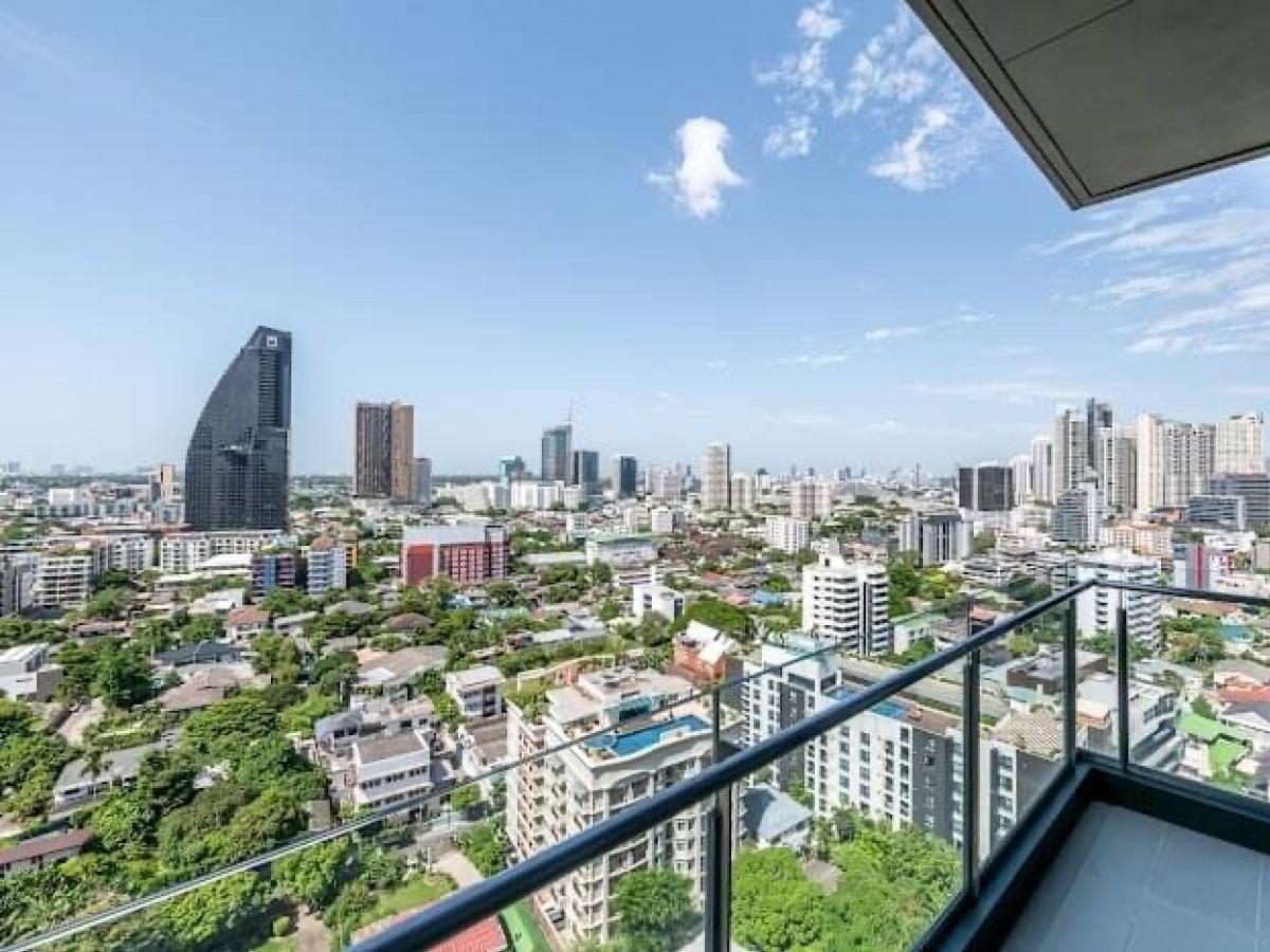 For SaleCondoSukhumvit, Asoke, Thonglor : 📢👇Worth price for investing or living at luxury condo Beatniq , 5 stars concierge service, close to BTS, only about 10 mins walk to Em district , nice layout and decor, fully furnished