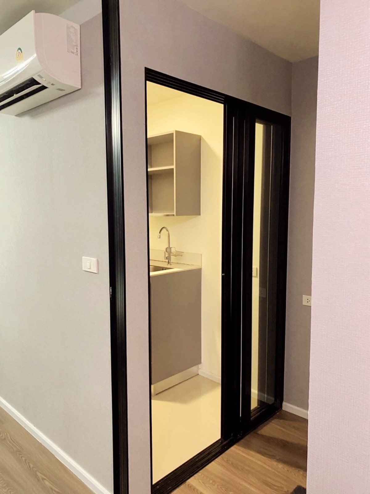 ซื้อสดลดได้✅เจ้าของขายเอง🔥ชั้น 8 ตึกB วิวรถไฟฟ้า หน้าโครงการ ขายต่ำกว่าตลาด  ขายขาดทุน  ต้องการขายด่วนห้องนี้  คอนโด 1 ห้องนอน ครัวแยก ติดรถไฟฟ้า คอนโดพร้อมอยู่ ติดรถไฟฟ้าสีชมพู ไม่ผ่านนายหน้า  ดิออริจิ้น รามอินทรา 83 สเตชั่น - Origin Ramintra 83 Station Loading...