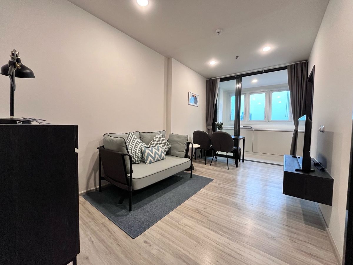 For RentCondoRatchadapisek, Huaikwang, Suttisan : 🔥xthuikhwang 1 bedroom, 1 bathroom, very new room. There is a Walk in Closet available. Ready to stay 🔥