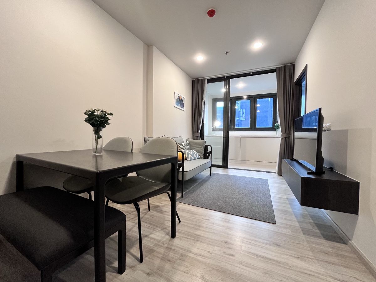 For RentCondoRatchadapisek, Huaikwang, Suttisan : 🔥xthuikhwang 1 bedroom, 1 bathroom, very new room. There is a Walk in Closet available. Ready to stay 🔥