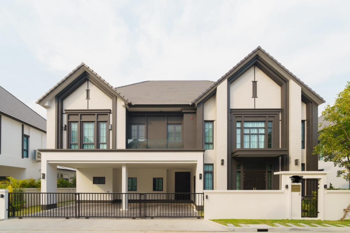 For RentHouseBangna, Bearing, Lasalle : 📢👇Brand new  luxury detached house Walenton (size L) next to Mega-Bangna and many international schools and hospitals, fully furnished
