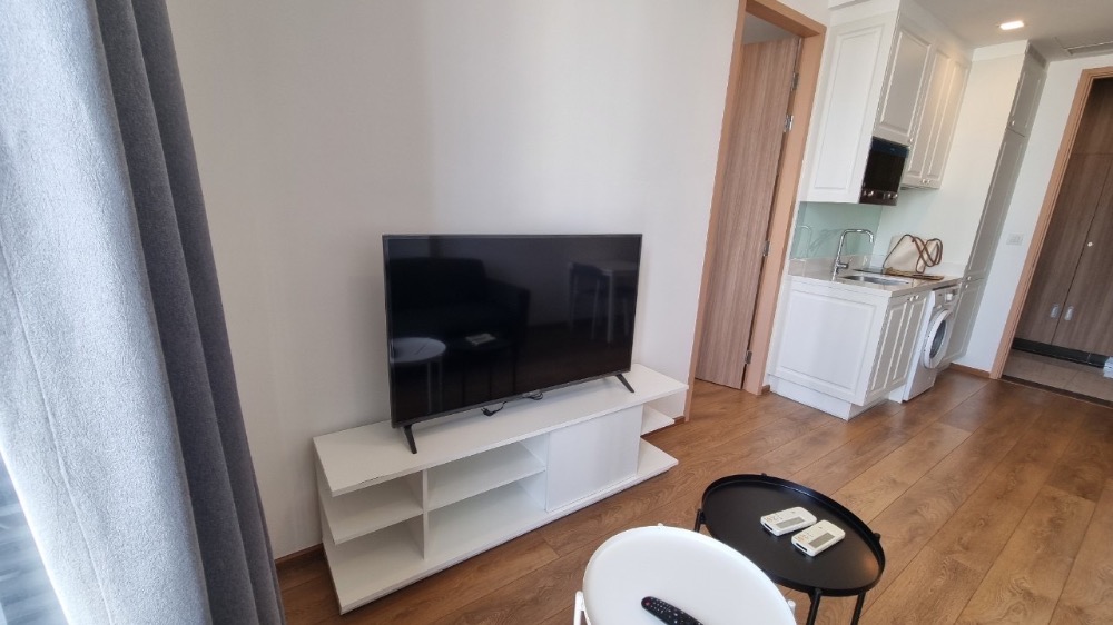 For RentCondoSukhumvit, Asoke, Thonglor : Condo for rent: Noble BE 33, fully furnished condo, ready to move in, close to BTS Phrom Phong and many shopping malls!!