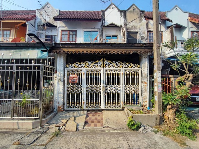 ขายทาวน์โฮมเกษตร นวมินทร์ ลาดปลาเค้า : ขายทาวน์เฮ้าส์บางกะปิ นวมินทร์ หมู่บ้านยลประภา โพธิ์แก้ว ซ.4 พร้อมอยู่