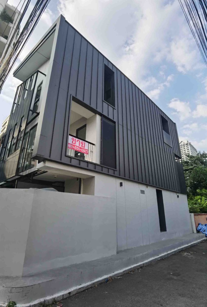 For SaleTownhomeSukhumvit, Asoke, Thonglor : Townhouse for sale, Sukhumvit 4, BTS Nana, Khlong Toei, Bangkok