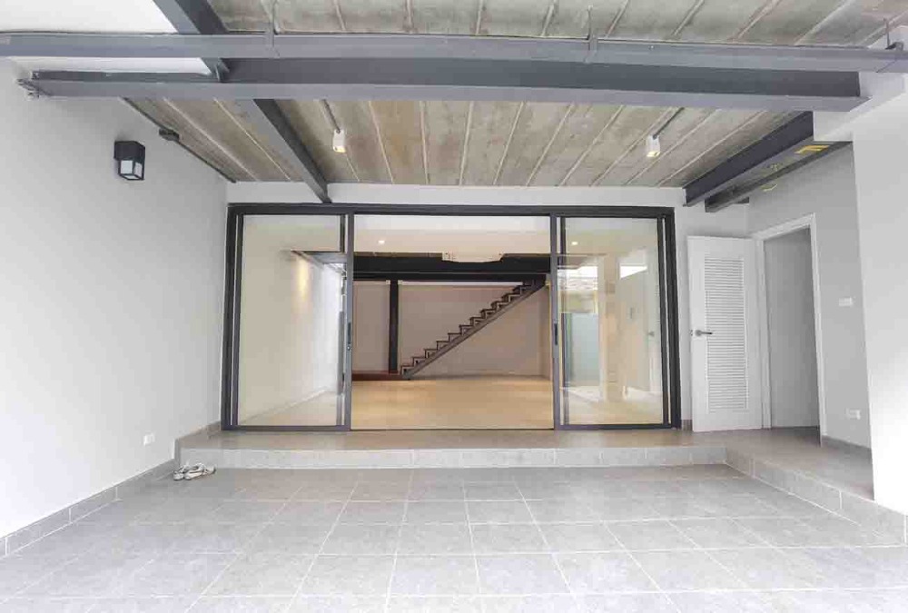 ขายทาวน์โฮมสุขุมวิท อโศก ทองหล่อ : ขายทาวน์เฮาส์ สุขุมวิท 4 BTS นานา คลองเตย กรุงเทพ