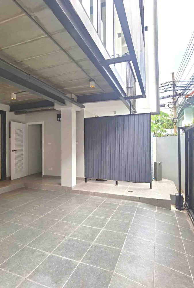 ขายทาวน์โฮมสุขุมวิท อโศก ทองหล่อ : ขายทาวน์เฮาส์ สุขุมวิท 4 BTS นานา คลองเตย กรุงเทพ