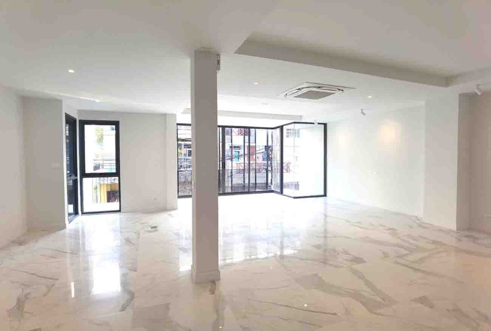 ขายทาวน์โฮมสุขุมวิท อโศก ทองหล่อ : ขายทาวน์เฮาส์ สุขุมวิท 4 BTS นานา คลองเตย กรุงเทพ