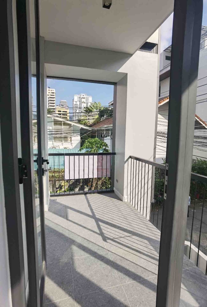 ขายทาวน์โฮมสุขุมวิท อโศก ทองหล่อ : ขายทาวน์เฮาส์ สุขุมวิท 4 BTS นานา คลองเตย กรุงเทพ