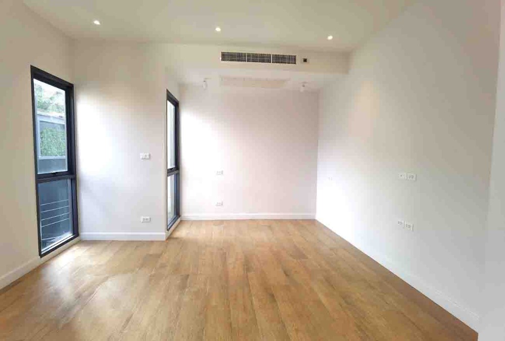 ขายทาวน์โฮมสุขุมวิท อโศก ทองหล่อ : ขายทาวน์เฮาส์ สุขุมวิท 4 BTS นานา คลองเตย กรุงเทพ