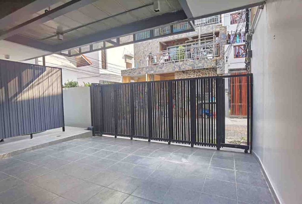 ขายทาวน์โฮมสุขุมวิท อโศก ทองหล่อ : ขายทาวน์เฮาส์ สุขุมวิท 4 BTS นานา คลองเตย กรุงเทพ