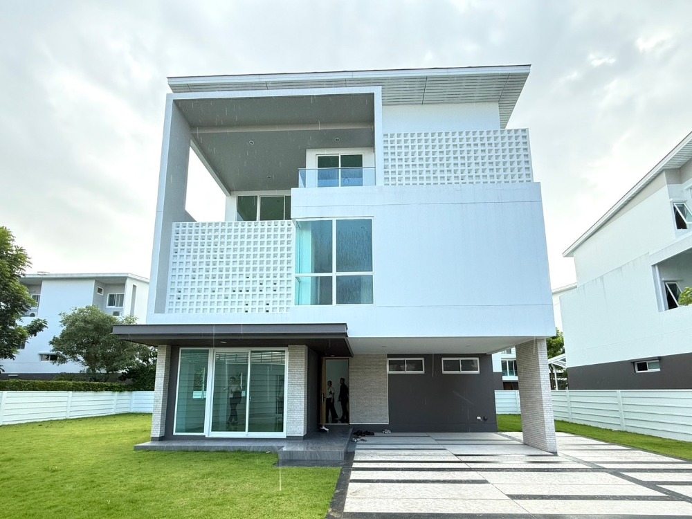 ขายพัฒนาการ ศรีนครินทร์ : 🏡Nirvana Absolute กรุงเทพกรีฑา✨บ้านเดี่ยว 3 ชั้น ที่ดินแปลงใหญ่สุด ขนาด 329 ตร.ม. 111.10 ตร.ว. | 4 ห้องนอน 4 ห้องน้ำ เริ่ม 32.46 MB ติดต่อนัดชม Tel.0922635410 (เอิร์ธ)