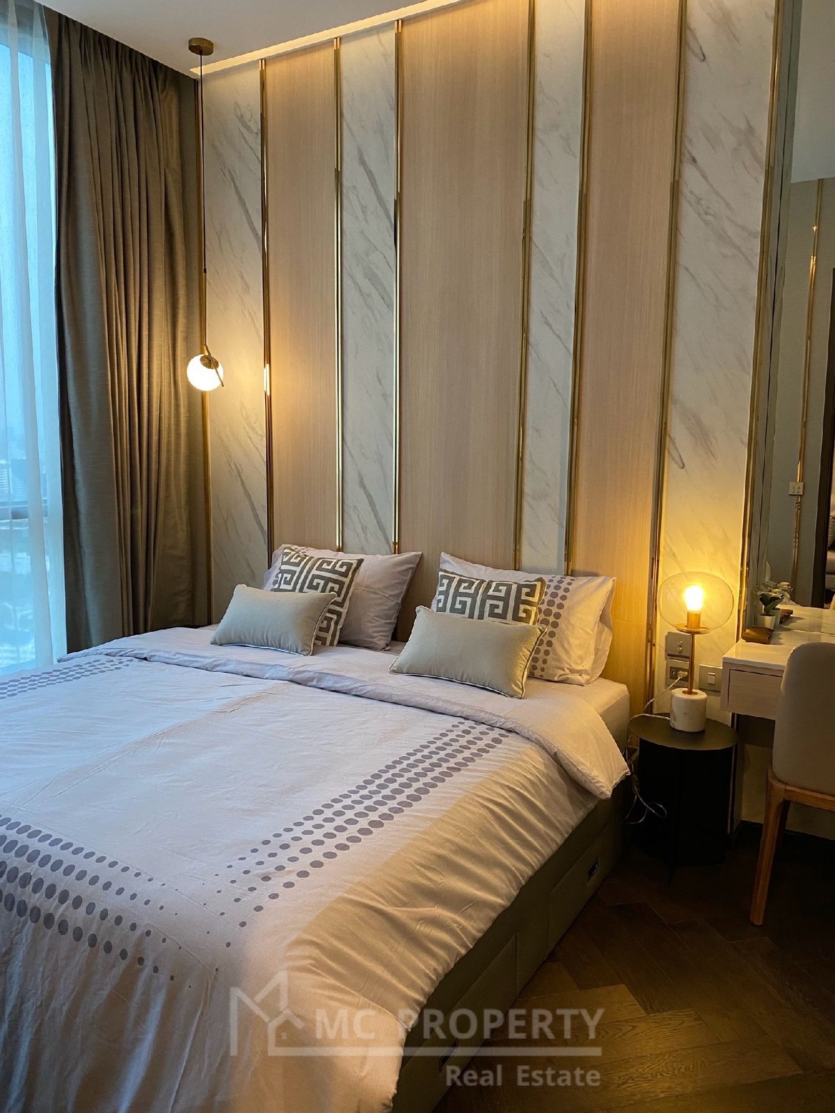 ให้เช่าคอนโดสุขุมวิท อโศก ทองหล่อ : The Esse Sukhumvit36 for rent 2 bedroom 72sqm only 85,000 please contact 0816878954