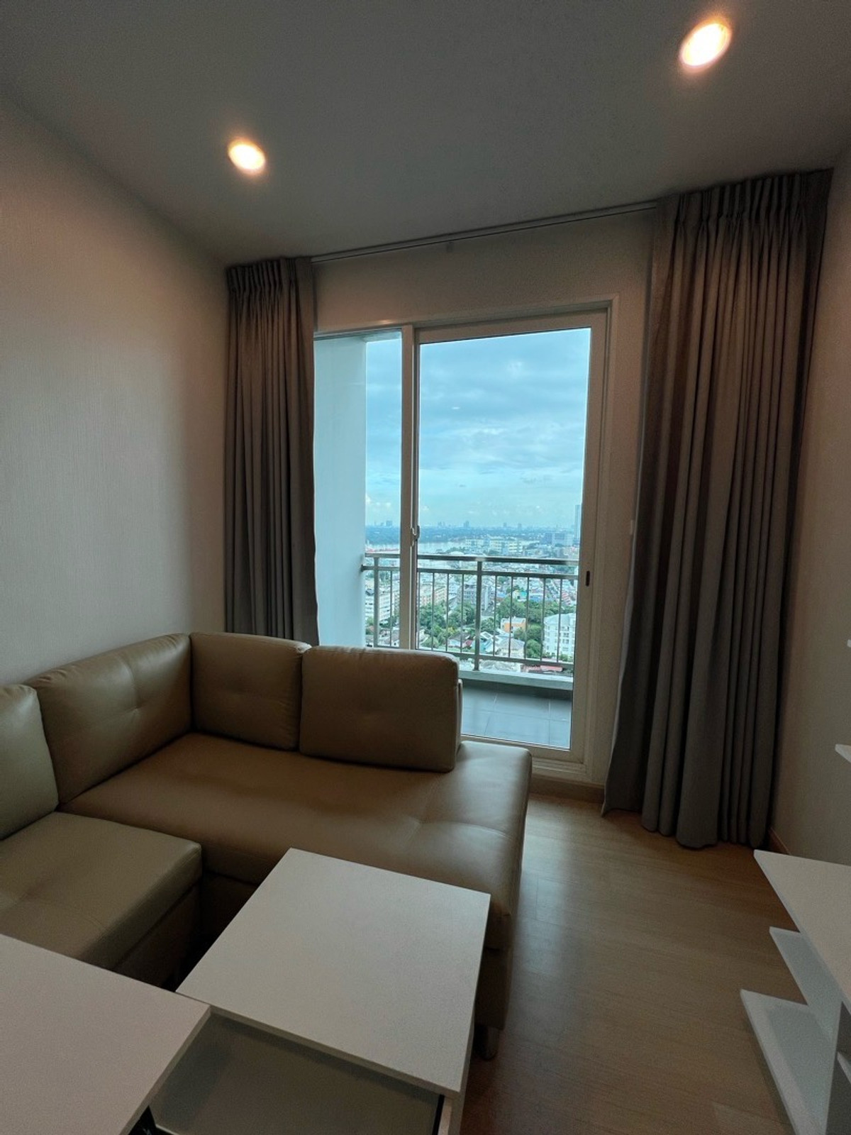 ให้เช่าคอนโดสาทร นราธิวาส : ศุภาลัย ไลท์ รัชดาฯ-นราธิวาส-สาทร