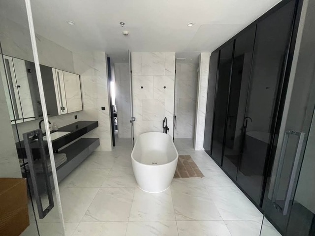 ให้เช่าคอนโดสาทร นราธิวาส : Live in Style: 1-Bedroom Condo for Rent at Tait Sathorn 12, Just Minutes from BTS St. Louis