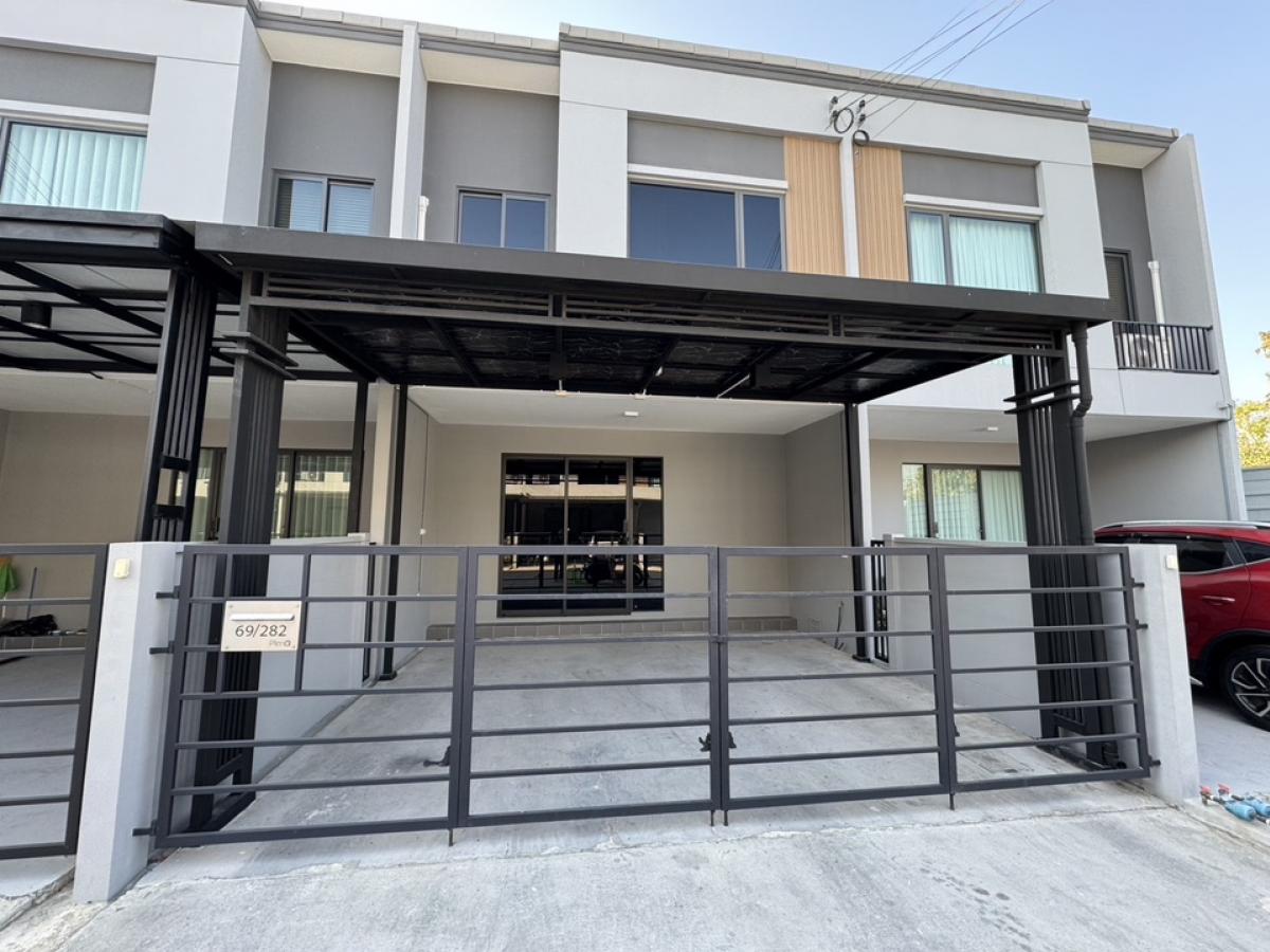 For RentTownhomeBangna, Bearing, Lasalle : Townhome for rent