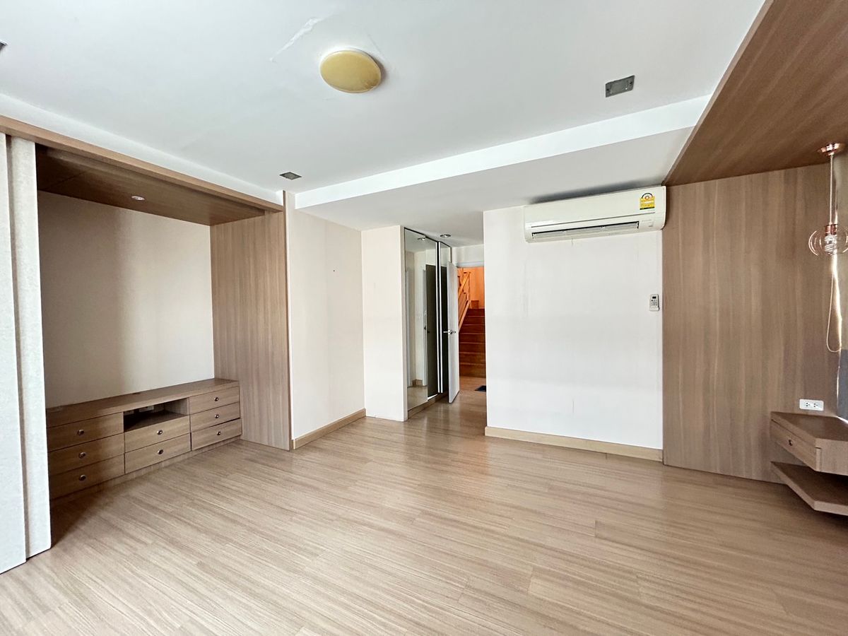 ขายทาวน์โฮมเอกชัย บางบอน : ขายทาวน์โฮมพร้อม คาเฟ่ทำ เดลิเวอรี่ พฤกษาวิลล์ 68 พระราม 2 – ท่าพระ (หลังมุม) 093 296 2878 ที่จอดรถ 3-4 คัน