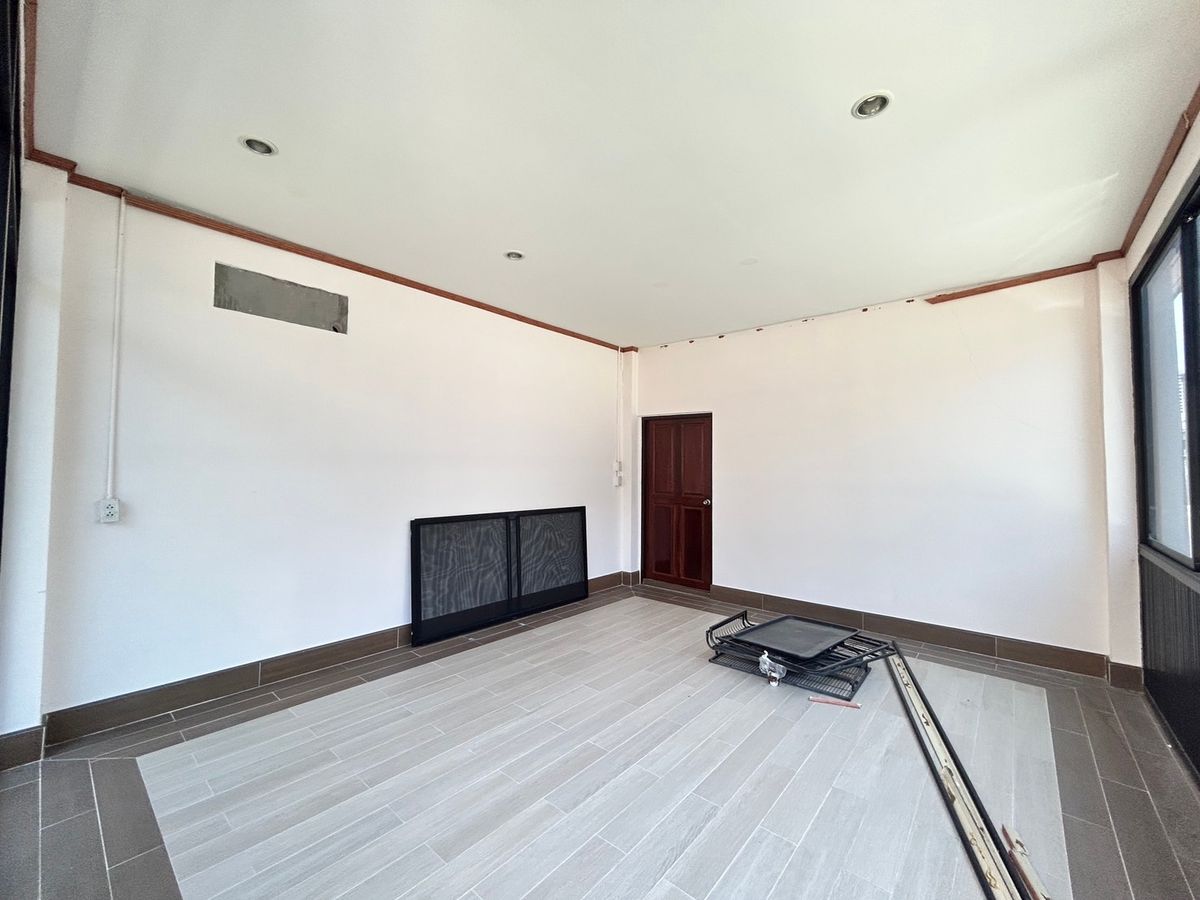 ขายทาวน์โฮมเอกชัย บางบอน : ขายทาวน์โฮมพร้อม คาเฟ่ทำ เดลิเวอรี่ พฤกษาวิลล์ 68 พระราม 2 – ท่าพระ (หลังมุม) 093 296 2878 ที่จอดรถ 3-4 คัน