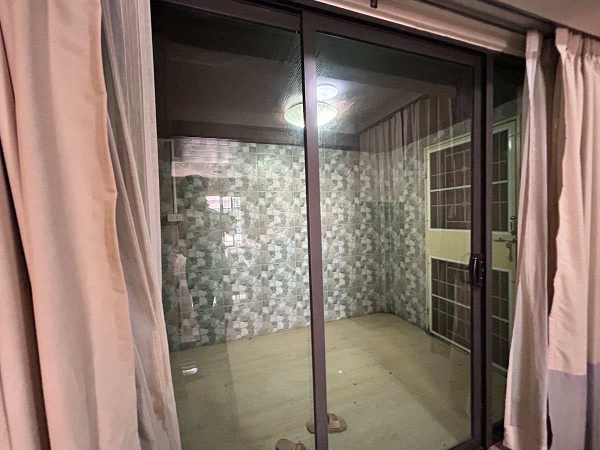 ขายทาวน์โฮมเอกชัย บางบอน : ขายทาวน์โฮมพร้อม คาเฟ่ทำ เดลิเวอรี่ พฤกษาวิลล์ 68 พระราม 2 – ท่าพระ (หลังมุม) 093 296 2878 ที่จอดรถ 3-4 คัน