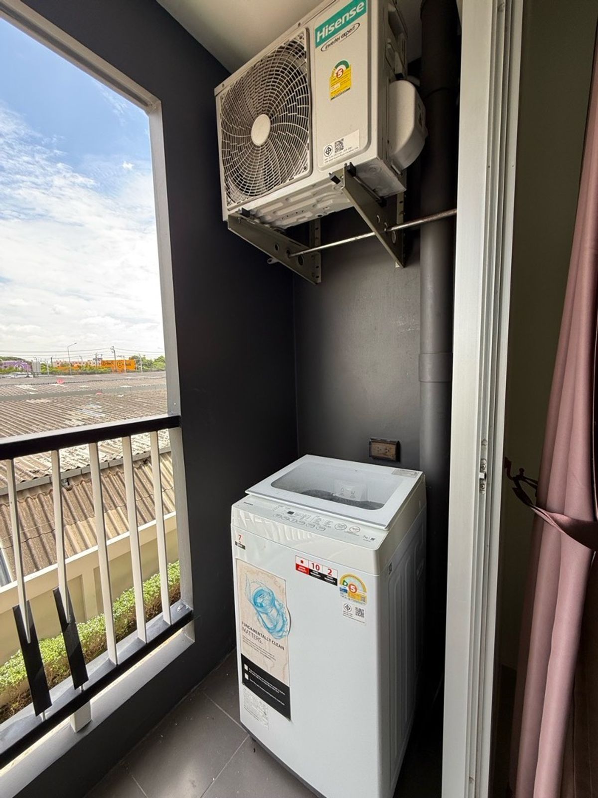 For RentCondoPattanakan, Srinakarin : Condo for rent Asgarn Place Srinakarin, the room on the 2nd floor, size 26.31 sqm, near Tesco Lotus Phatthanakan 10min walk to  BTS huamak