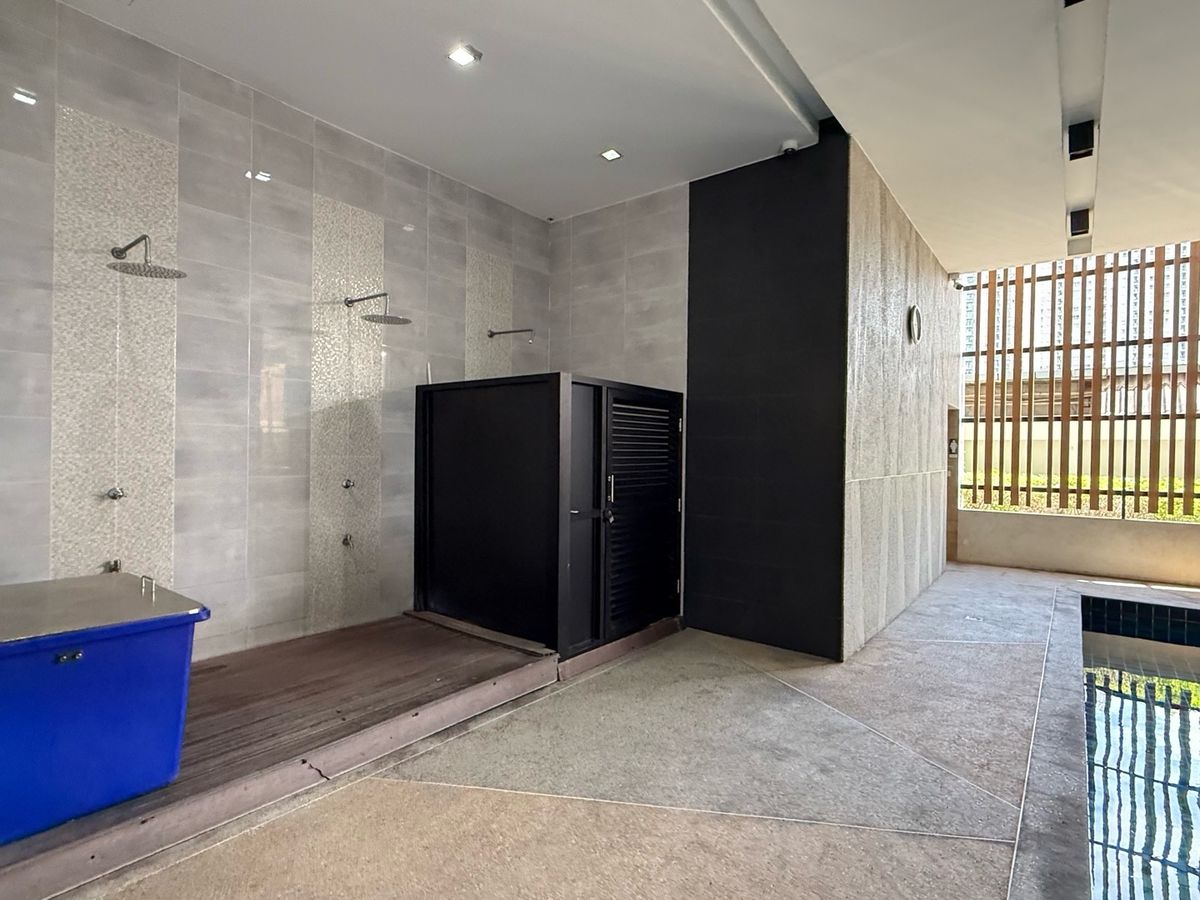 For RentCondoPattanakan, Srinakarin : Condo for rent Asgarn Place Srinakarin, the room on the 2nd floor, size 26.31 sqm, near Tesco Lotus Phatthanakan 10min walk to  BTS huamak