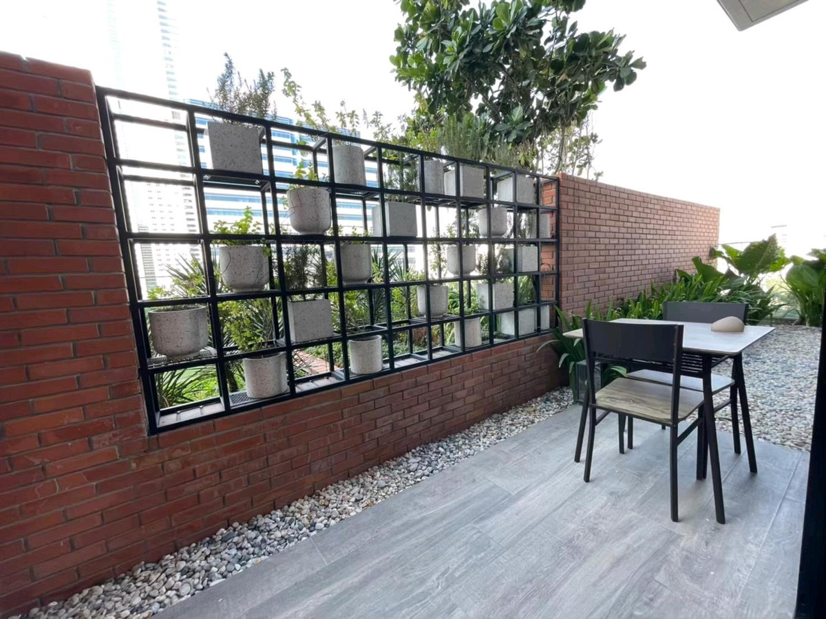 ให้เช่าคอนโดสีลม ศาลาแดง บางรัก : 📌For RENT เช่า | The Lofts Silom  2BR (71 sqm) Special unit with Private Garden 68,000 THB/month