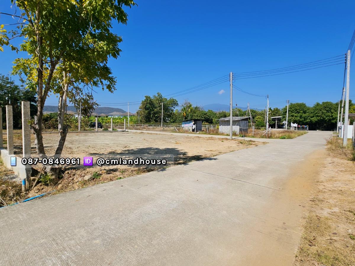 For SaleLandChiang Mai : Land area 82 sq.w., beautiful corner plot, Doi Suthep view, near the canal road 800 m., near the airport 10 km., Ban Rai, Nam Phrae Subdistrict, Hang Dong District, behind Saensaran Village.