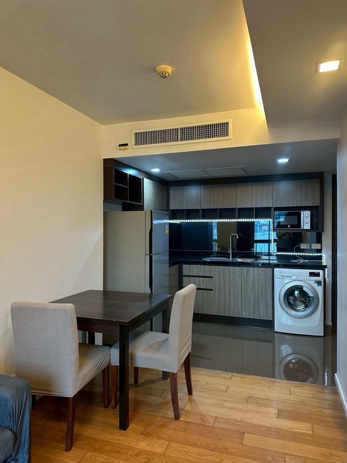 For RentCondoWitthayu, Chidlom, Langsuan, Ploenchit : For rent: Focus condo, Ploenchit, 1 bedroom, 2nd floor, 23,000 baht/month