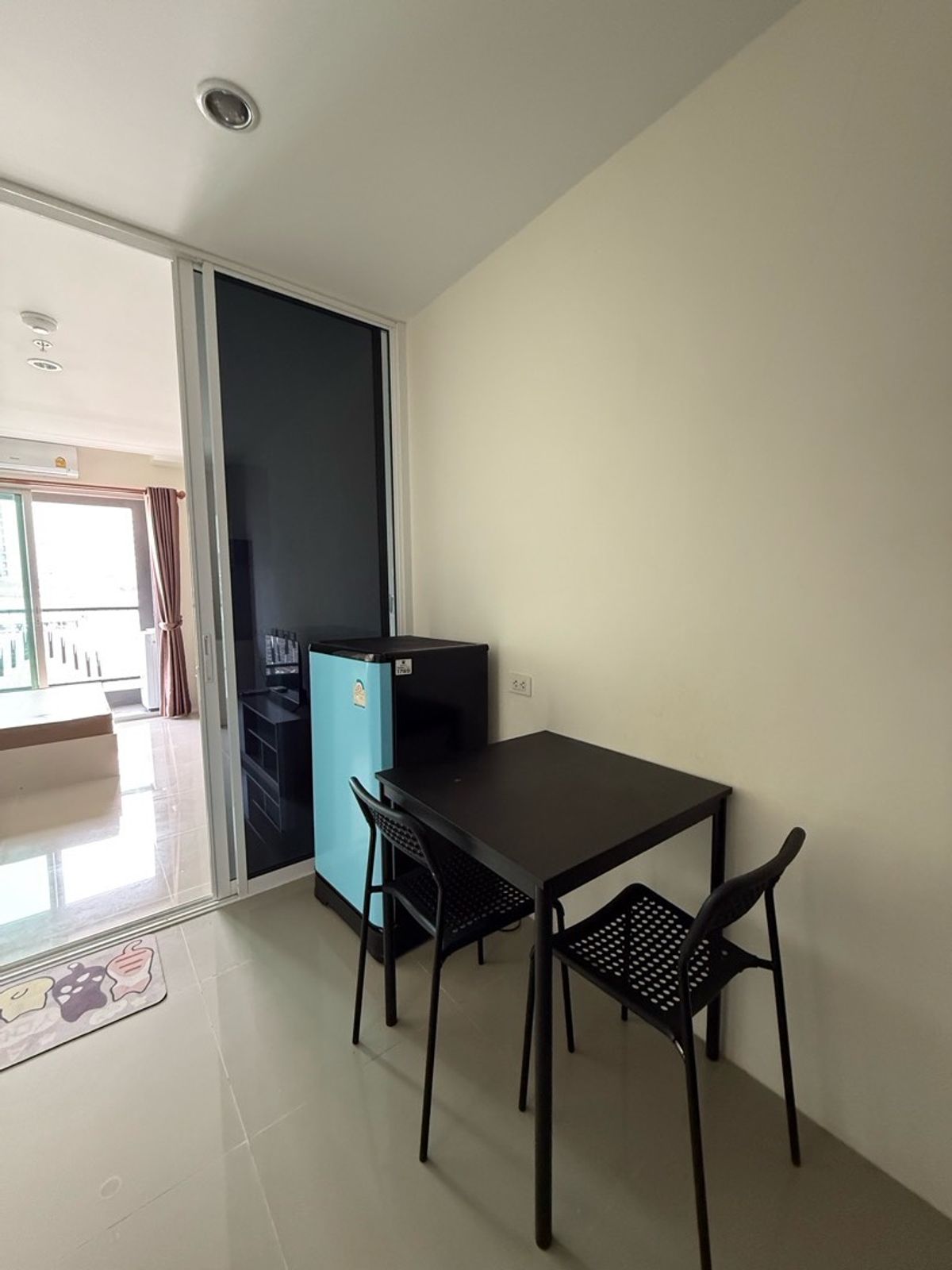 For RentCondoPattanakan, Srinakarin : Condo for rent Asgarn Place Srinakarin, the room on the 2nd floor, size 26.31 sqm, near Tesco Lotus Phatthanakan 10min walk to  BTS huamak