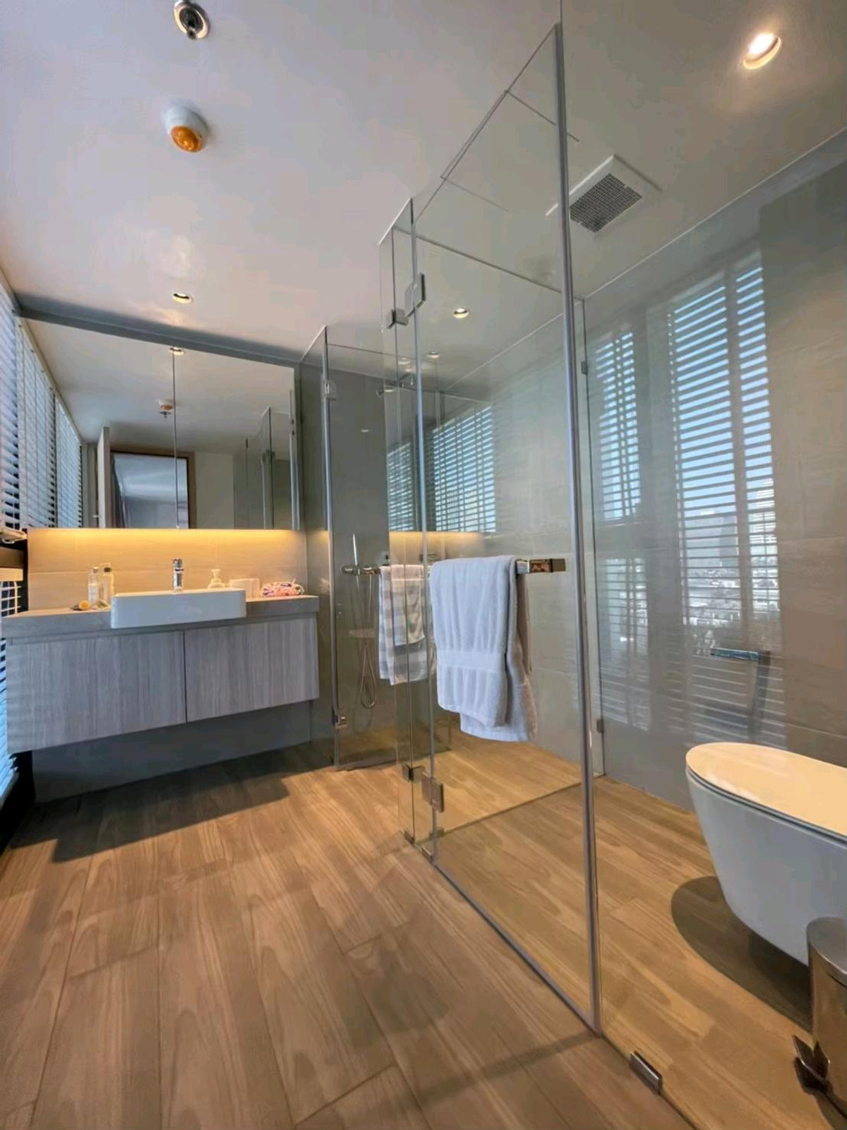 ให้เช่าคอนโดสีลม ศาลาแดง บางรัก : 📌For RENT เช่า | The Lofts Silom  2BR (71 sqm) Special unit with Private Garden 68,000 THB/month