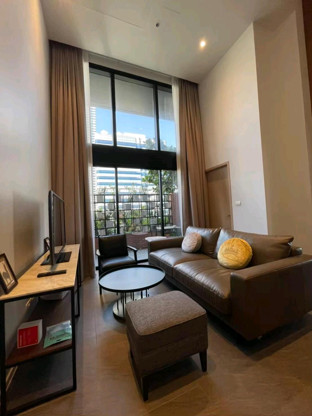 ให้เช่าคอนโดสีลม ศาลาแดง บางรัก : 📌For RENT เช่า | The Lofts Silom  2BR (71 sqm) Special unit with Private Garden 68,000 THB/month