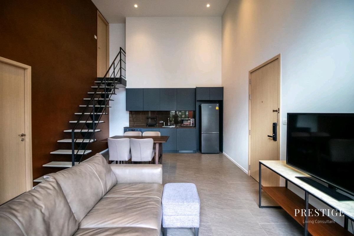 ให้เช่าคอนโดสีลม ศาลาแดง บางรัก : 📌For RENT เช่า | The Lofts Silom  2BR (71 sqm) Special unit with Private Garden 68,000 THB/month