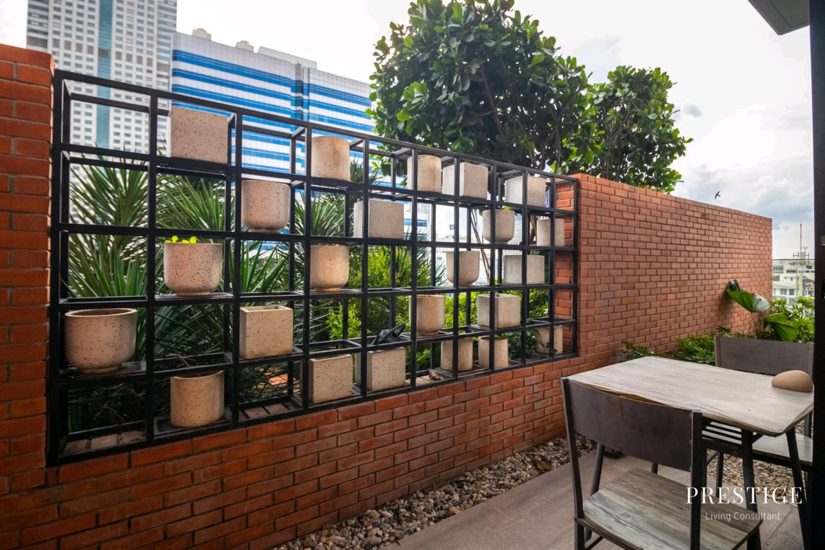 ให้เช่าคอนโดสีลม ศาลาแดง บางรัก : 📌For RENT เช่า | The Lofts Silom  2BR (71 sqm) Special unit with Private Garden 68,000 THB/month