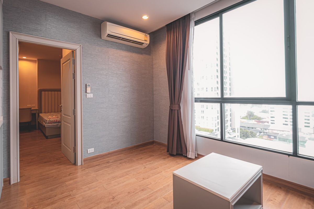For SaleCondoSapankwai,Jatujak : 🔥 Dont miss out on this huge discount! 🔥 ​​🏙️ The Editor 📍 1 bedroom | 1 bathroom | Size 28 sq m. 💸 Selling for only 3,990,000 baht (negotiable!) 📞 Call: 086-746-8882 (K. Cooper)