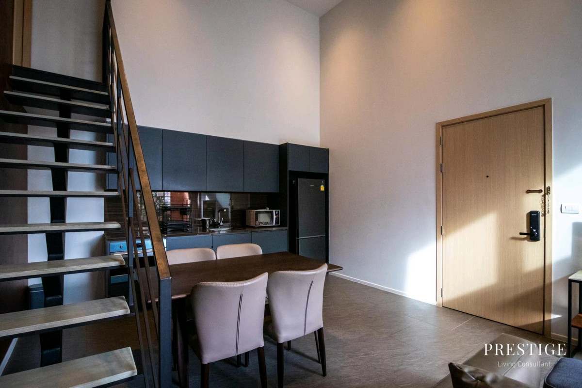 ให้เช่าคอนโดสีลม ศาลาแดง บางรัก : 📌For RENT เช่า | The Lofts Silom  2BR (71 sqm) Special unit with Private Garden 68,000 THB/month