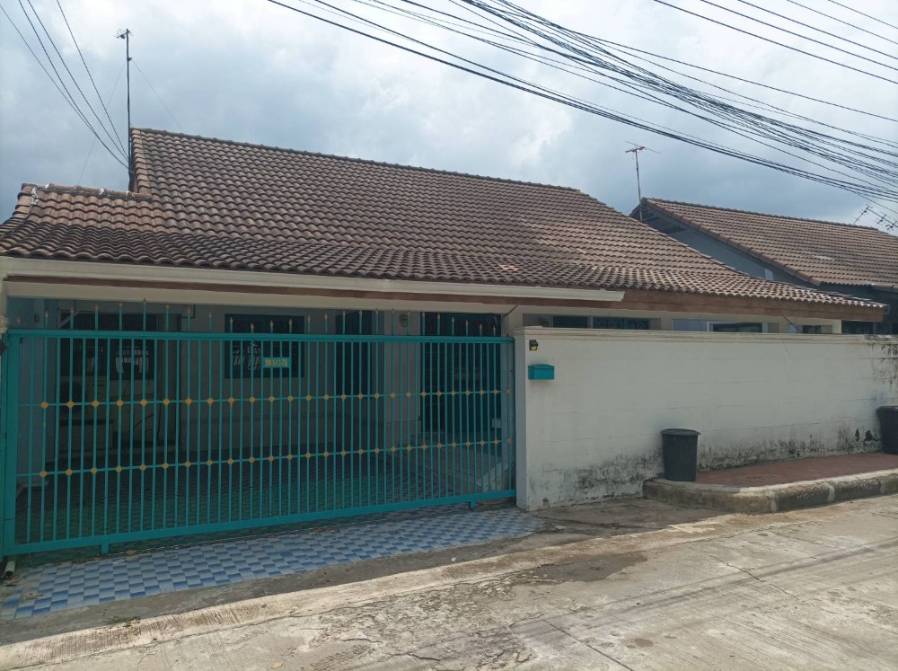 For SaleHouseSeri Thai, Ramkhamhaeng Nida : Single-storey detached house for sale, Soi Ramkhamhaeng 68, price only 3.5 million baht.