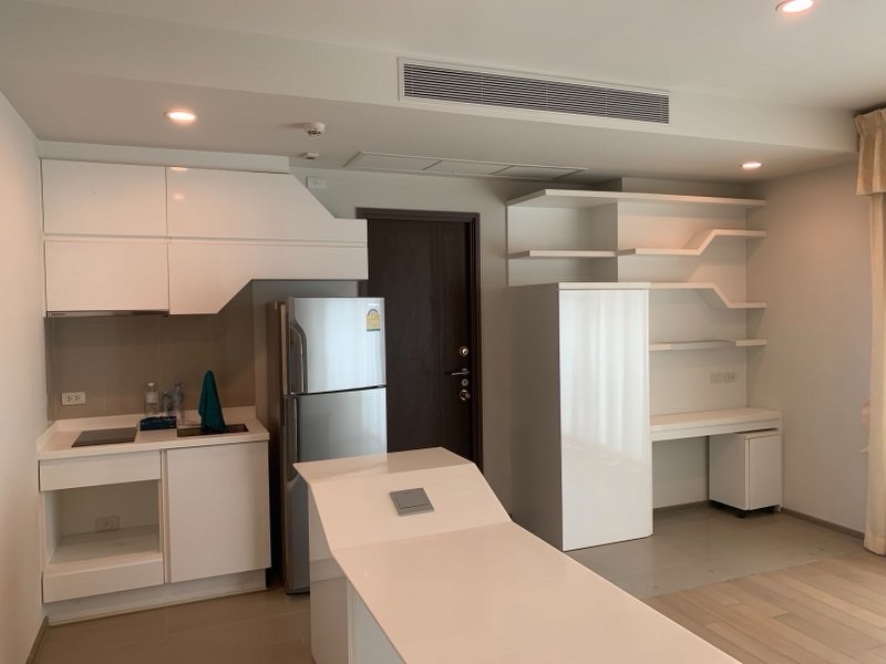 ขายคอนโดราชเทวี พญาไท : ขาย📌 PYNE by Sansiri , 1 bed 1 bath 46 ตรม. ราคา 8.99 MB. ราคาถูกกว่าตลาดมาก ชั้นสูง โทร 092-2462653 Donut