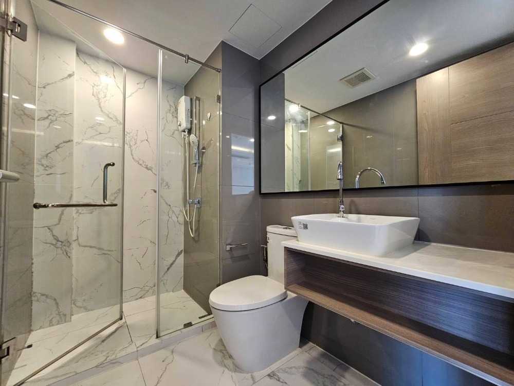 For RentCondoOnnut, Udomsuk : For rent: New condo, convenient transportation, near expressway, near BTS On Nut