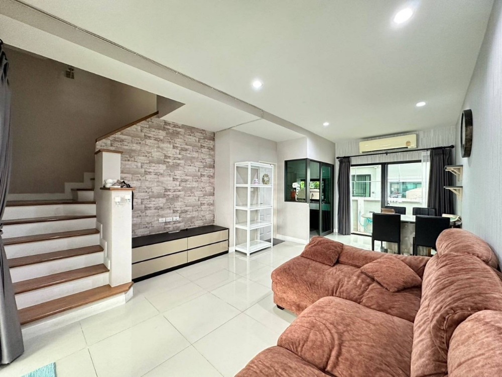 ขายทาวน์โฮมมีนบุรี-ร่มเกล้า : ขาย The Metro รามคำแหง วงแหวนพระราม9 townhome 3ชั้น 3 นอน 3 น้ำ ตกแต่งพร้อมอยู่