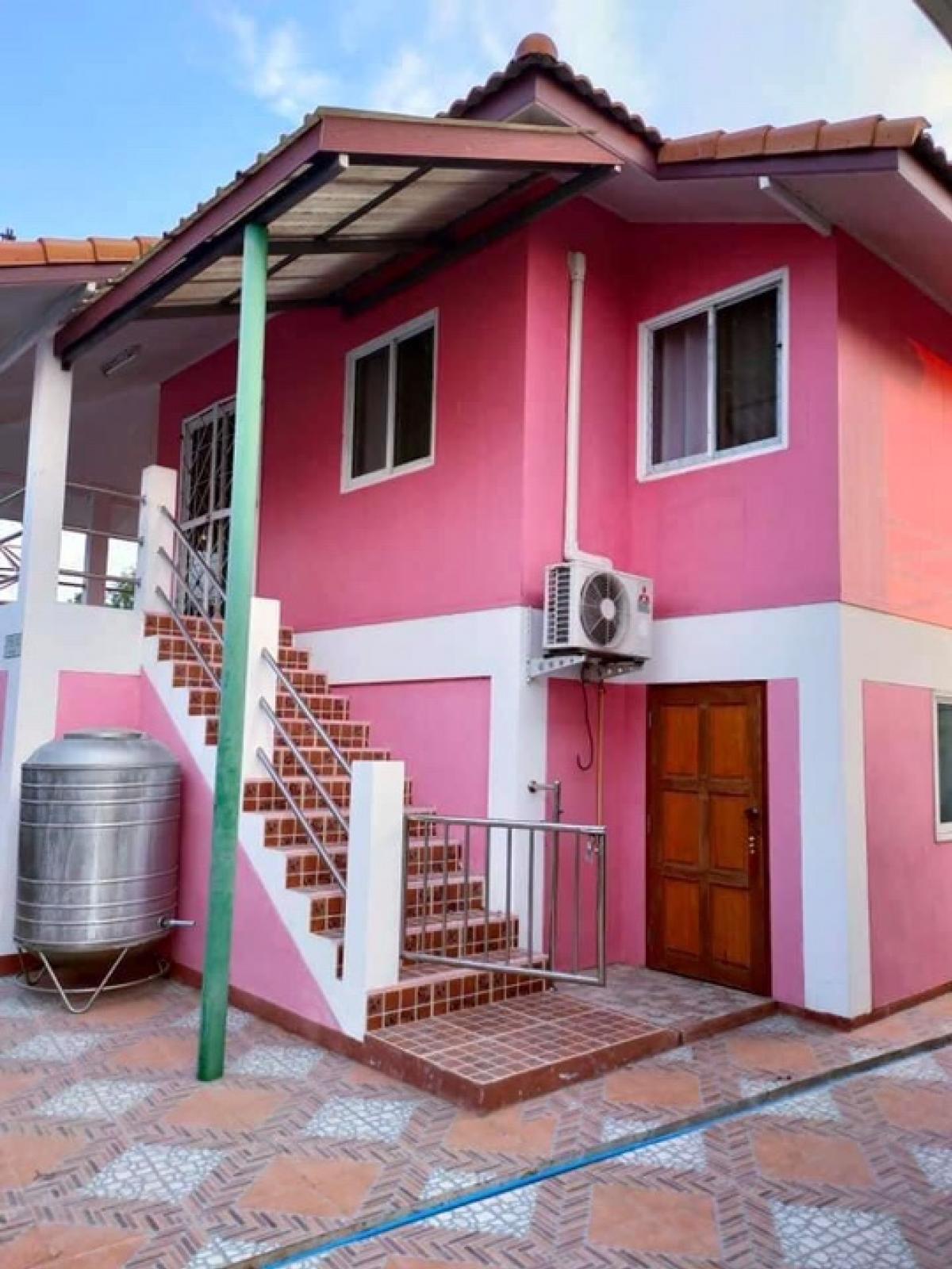 For RentHouseSuphan Buri : Two-storey house for rent next to the Tha Chin River