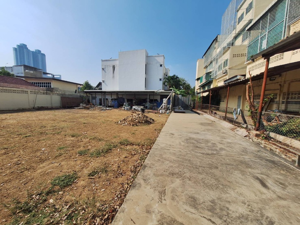 For SaleLandPinklao, Charansanitwong : Land in the city center on Charansanitwong 38 , cheap price