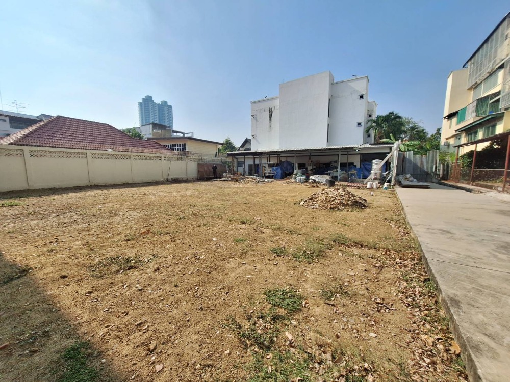 For SaleLandPinklao, Charansanitwong : Land in the city center on Charansanitwong 38 , cheap price