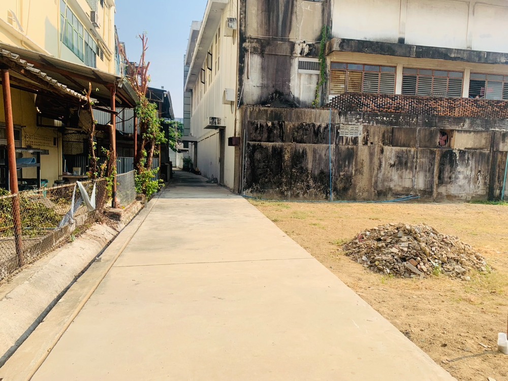 For SaleLandPinklao, Charansanitwong : Land in the city center on Charansanitwong 38 , cheap price