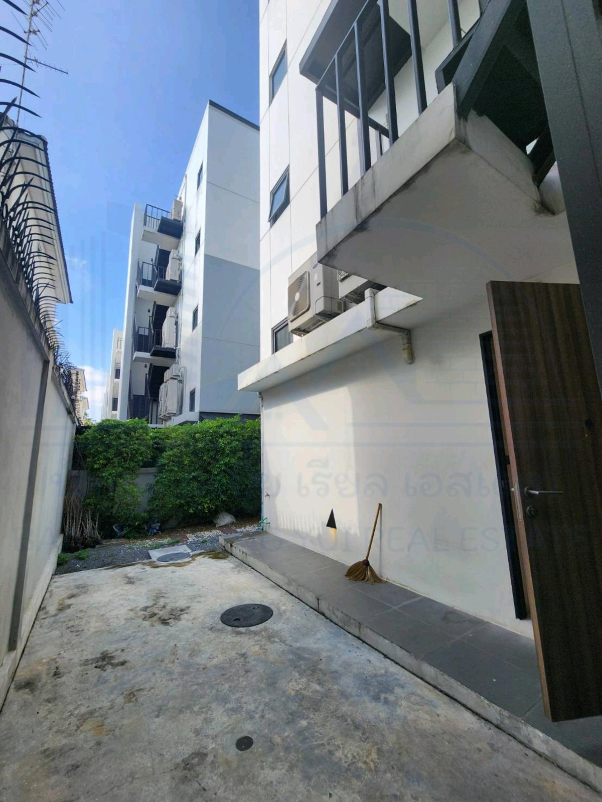 ให้เช่าโฮมออฟฟิศพระราม 9 เพชรบุรีตัดใหม่ RCA : ให้เช่า Home Office มีลิฟท์ พระราม9 เดินถึง The nine Rama 9💫🧑🏻‍🎄🧑🏻‍🎄家庭办公室出租，有电梯，Rama 9，步行可到 The Rama 9