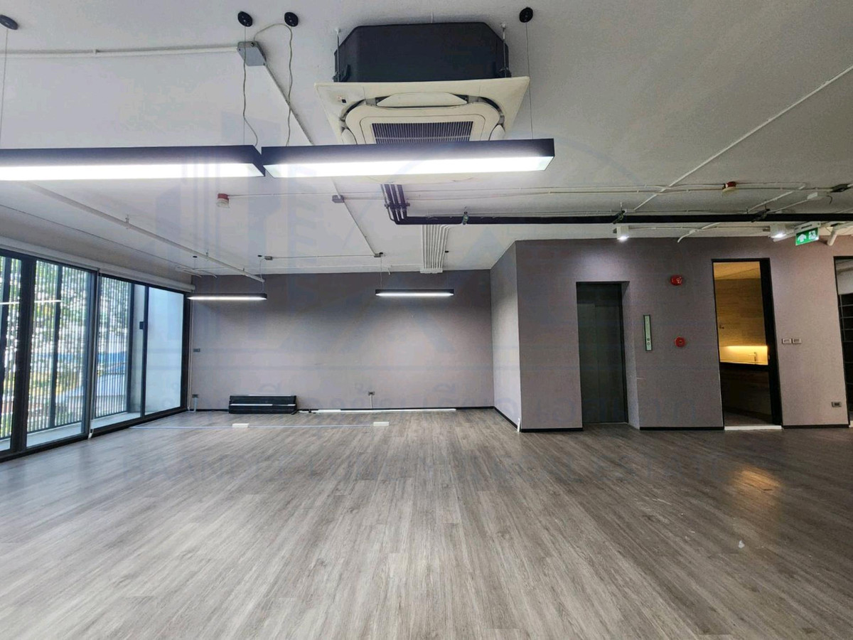 ให้เช่าโฮมออฟฟิศพระราม 9 เพชรบุรีตัดใหม่ RCA : ให้เช่า Home Office มีลิฟท์ พระราม9 เดินถึง The nine Rama 9💫🧑🏻‍🎄🧑🏻‍🎄家庭办公室出租，有电梯，Rama 9，步行可到 The Rama 9